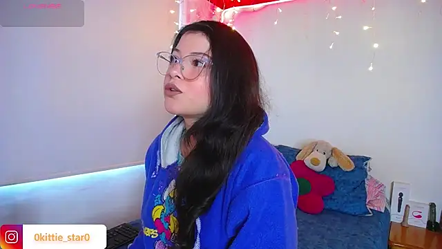 Snapshot of juli05star20 chatting on 12-21-24, 11:44 juli05star20 online show from 12-21-24, 11:44