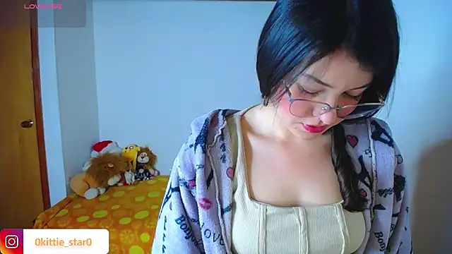 Snapshot of juli05star20 chatting on 03-05-25, 12:33 juli05star20 online show from 03-05-25, 12:33