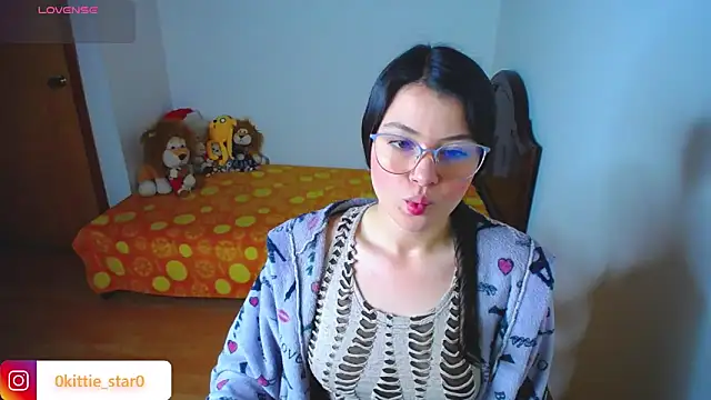 Snapshot of juli05star20 chatting on 03-07-25, 03:49 juli05star20 online show from 03-07-25, 03:49