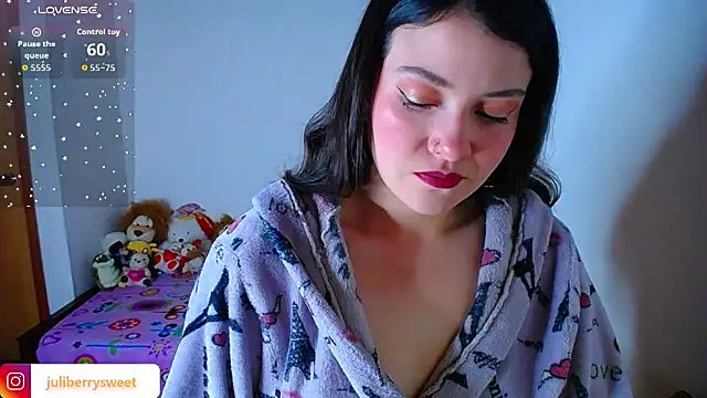 Snapshot of juli05star20 chatting on 09-12-25, 03:17 juli05star20 online show from 09-12-25, 03:17