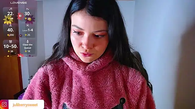 Snapshot of juli05star20 chatting on 10-12-25, 09:36 juli05star20 online show from 10-12-25, 09:36