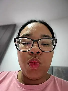 XMara online show from 10-20-25, 04:29