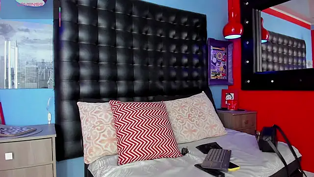 CloeRodriguez online show from 11-14-25, 09:24