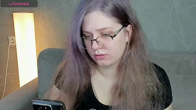 Megan Violer online show from 12-18-24, 03:44