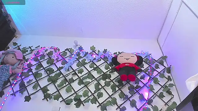 Pucaa  online show from 12-22-24, 01:34