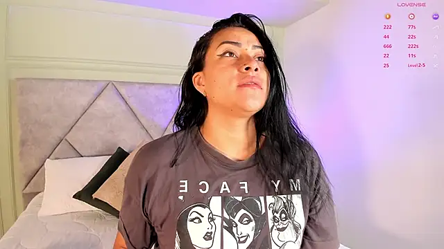 Snapshot of Miss_Ambeer chatting on 11-23-25, 11:43 Miss Ambeer online show from 11-23-25, 11:43