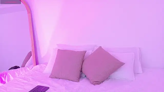 Snapshot of Miss_Ambeer chatting on 11-30-25, 11:25 Miss Ambeer online show from 11-30-25, 11:25