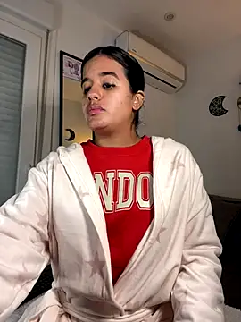 EmelyRogers online show from 11-19-25, 06:52