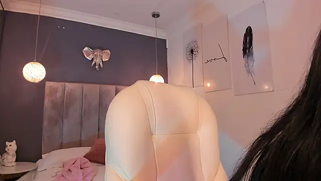 Maaiitee online show from 12-20-24, 02:49