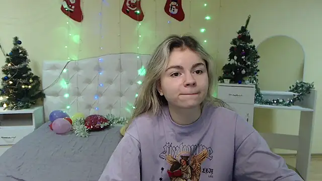 TinaRedly online show from 01-13-25, 04:18