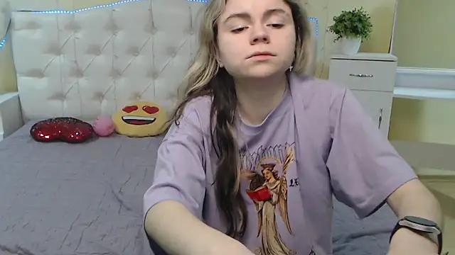 TinaRedly online show from 02-05-25, 04:36