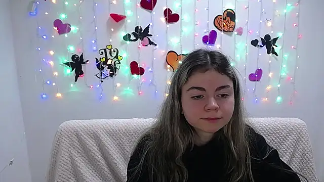 TinaRedly online show from 02-11-25, 09:46