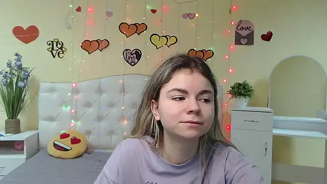 TinaRedly online show from 02-17-25, 04:20