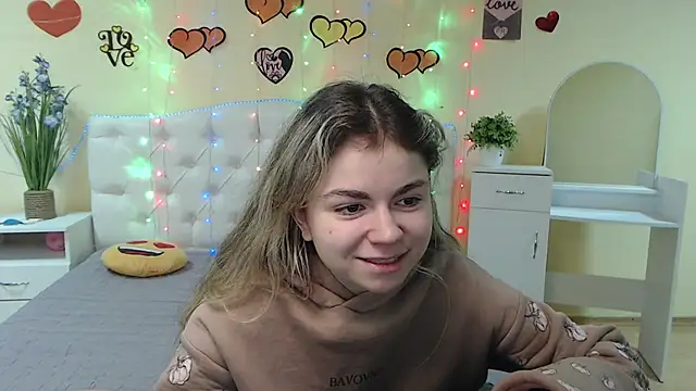 TinaRedly online show from 02-17-25, 10:03