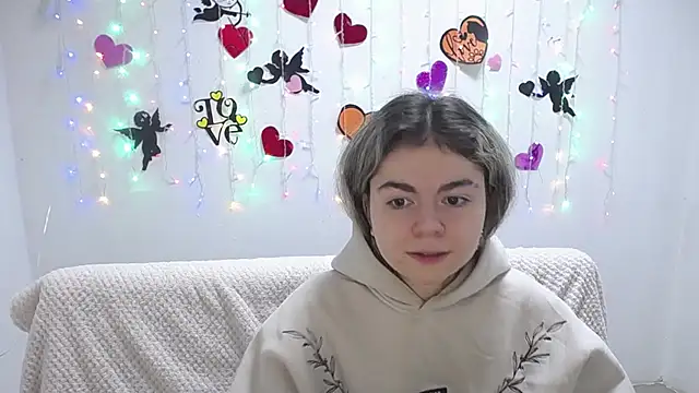 TinaRedly online show from 02-21-25, 06:26