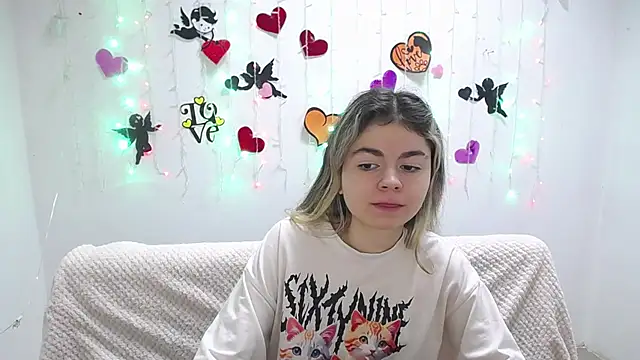 TinaRedly online show from 02-23-25, 06:17