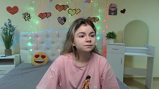 TinaRedly online show from 03-06-25, 02:09