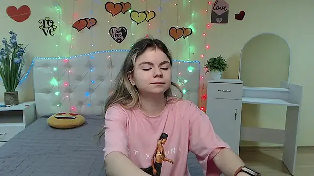 TinaRedly online show from 03-08-25, 06:32