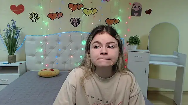 TinaRedly online show from 03-12-25, 09:35