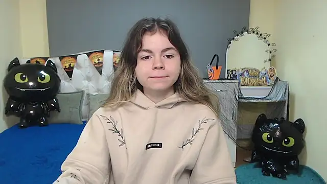 TinaRedly online show from 10-23-25, 06:02