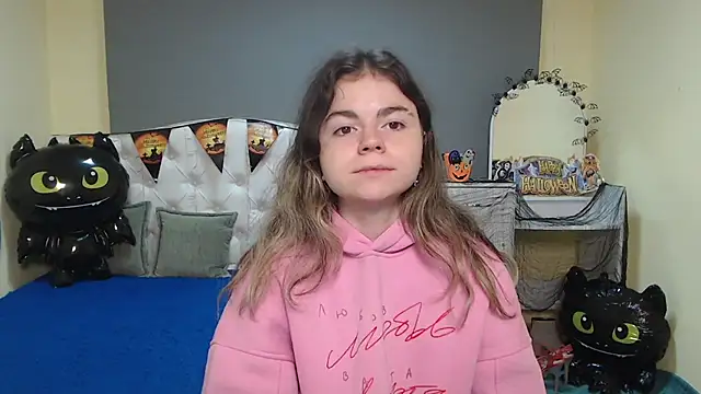 TinaRedly online show from 10-28-25, 06:43