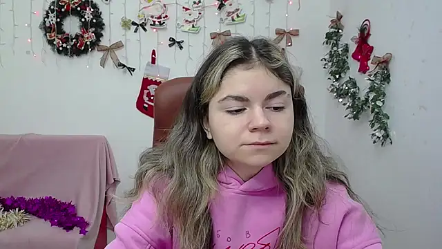 TinaRedly online show from 12-17-25, 06:36