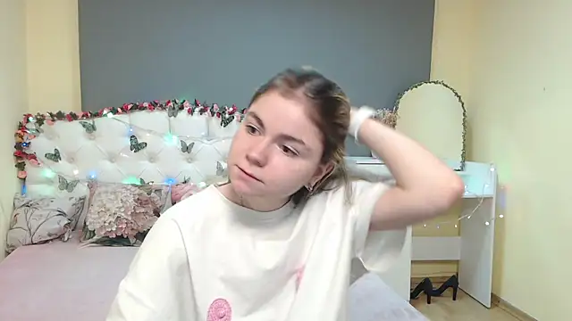 TinaRedly online show from 02-22-26, 06:39