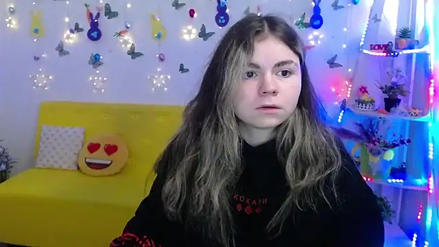 TinaRedly online show from 04-03-26, 06:17