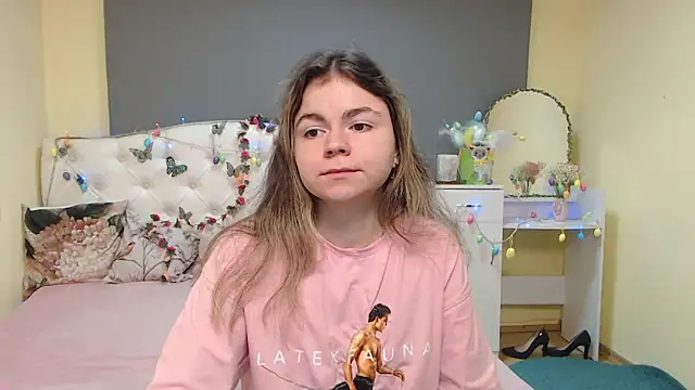 TinaRedly online show from 04-05-26, 05:26