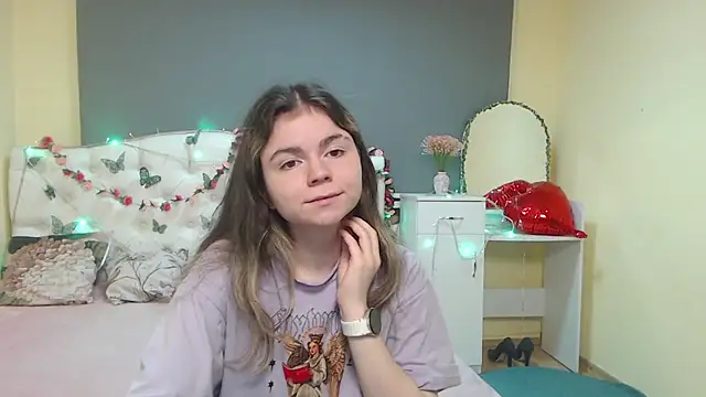 TinaRedly online show from 04-19-26, 06:10