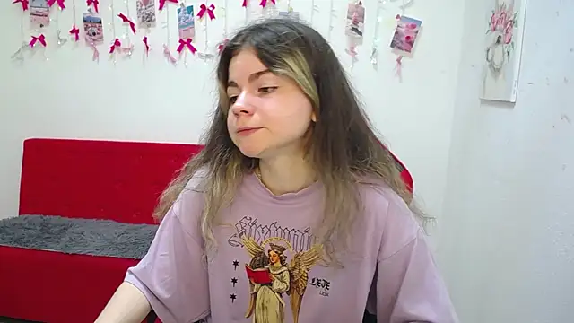 TinaRedly online show from 05-18-26, 05:19
