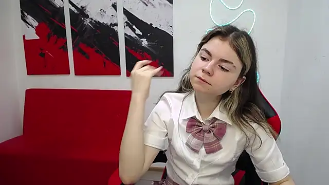TinaRedly online show from 07-19-26, 05:16