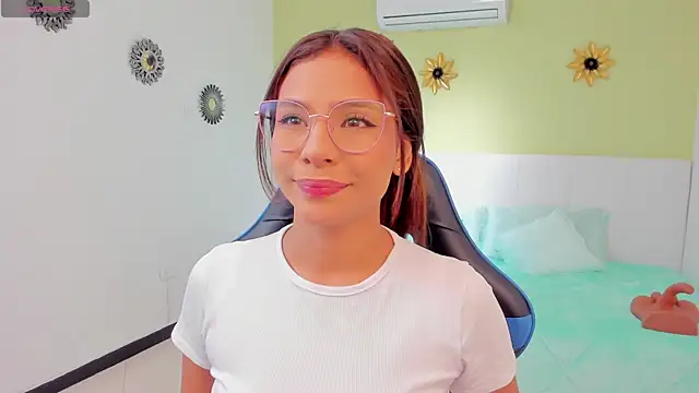 amira cute2 online show from 01-31-25, 09:37