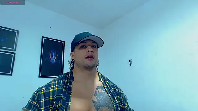 Snapshot of SilvaBranko chatting on 02-05-25, 10:55 SilvaBranko online show from 02-05-25, 10:55