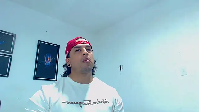 Snapshot of SilvaBranko chatting on 02-22-25, 10:42 SilvaBranko online show from 02-22-25, 10:42