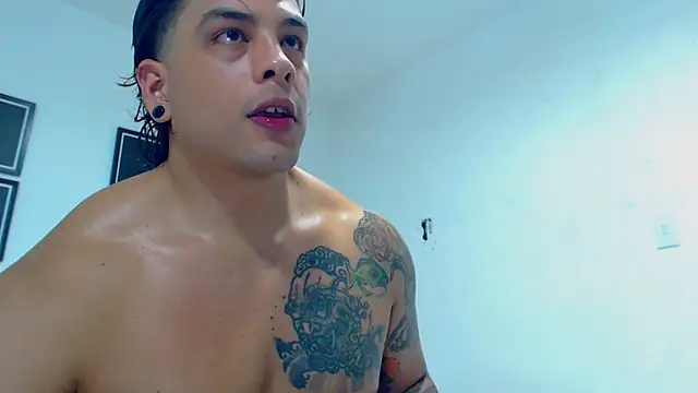 Snapshot of SilvaBranko chatting on 02-27-25, 10:42 SilvaBranko online show from 02-27-25, 10:42