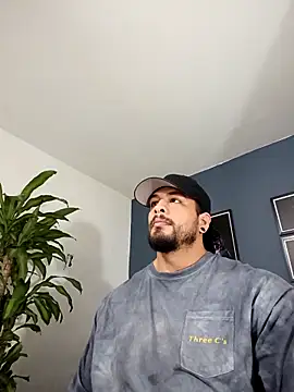 Snapshot of SilvaBranko chatting on 09-23-25, 12:02 SilvaBranko online show from 09-23-25, 12:02