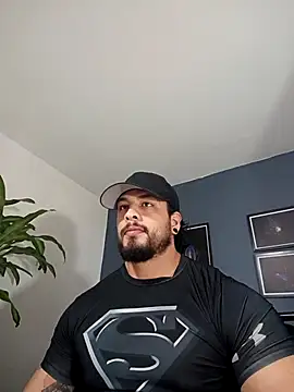 Snapshot of SilvaBranko chatting on 10-05-25, 01:04 SilvaBranko online show from 10-05-25, 01:04