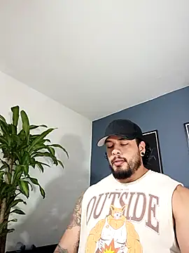 Snapshot of SilvaBranko chatting on 10-06-25, 12:08 SilvaBranko online show from 10-06-25, 12:08