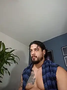 Snapshot of SilvaBranko chatting on 10-07-25, 10:07 SilvaBranko online show from 10-07-25, 10:07