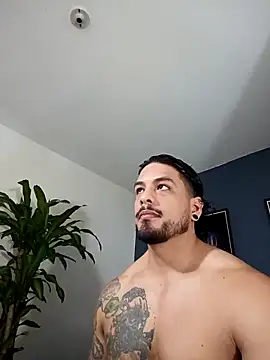 Snapshot of SilvaBranko chatting on 10-15-25, 02:01 SilvaBranko online show from 10-15-25, 02:01