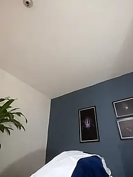 Snapshot of SilvaBranko chatting on 10-17-25, 10:01 SilvaBranko online show from 10-17-25, 10:01