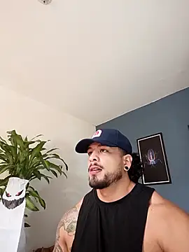 Snapshot of SilvaBranko chatting on 10-19-25, 09:04 SilvaBranko online show from 10-19-25, 09:04