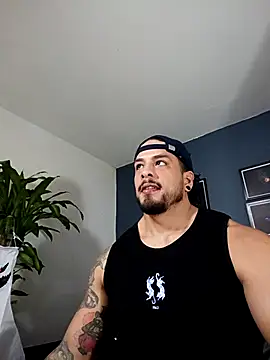 Snapshot of SilvaBranko chatting on 10-21-25, 12:11 SilvaBranko online show from 10-21-25, 12:11