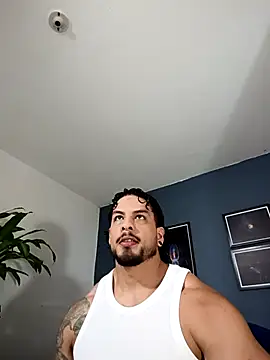 Snapshot of SilvaBranko chatting on 10-22-25, 12:11 SilvaBranko online show from 10-22-25, 12:11