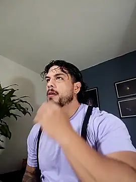 Snapshot of SilvaBranko chatting on 10-27-25, 11:09 SilvaBranko online show from 10-27-25, 11:09