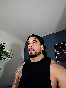 Snapshot of SilvaBranko chatting on 11-11-25, 01:38 SilvaBranko online show from 11-11-25, 01:38