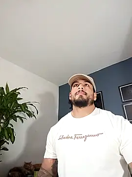 Snapshot of SilvaBranko chatting on 11-12-25, 10:41 SilvaBranko online show from 11-12-25, 10:41