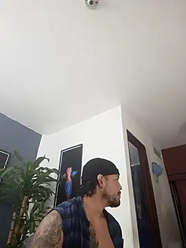 Snapshot of SilvaBranko chatting on 11-29-25, 01:08 SilvaBranko online show from 11-29-25, 01:08