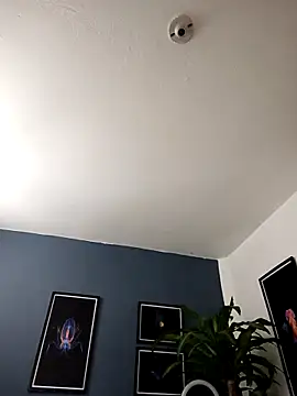 Snapshot of SilvaBranko chatting on 11-30-25, 12:03 SilvaBranko online show from 11-30-25, 12:03